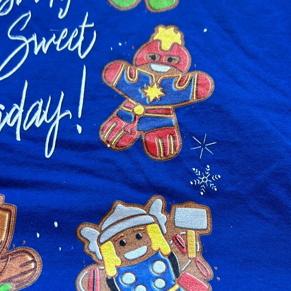 NWOT Marvel Christmas t shirt - Picture 2 of 5